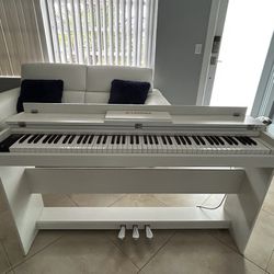 White Lagrima Digital Piano