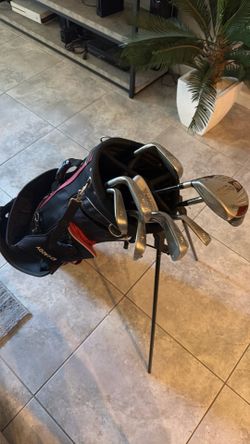 Iron 3-PW and a wood, doesn’t come with putter in photo 80$ OBO