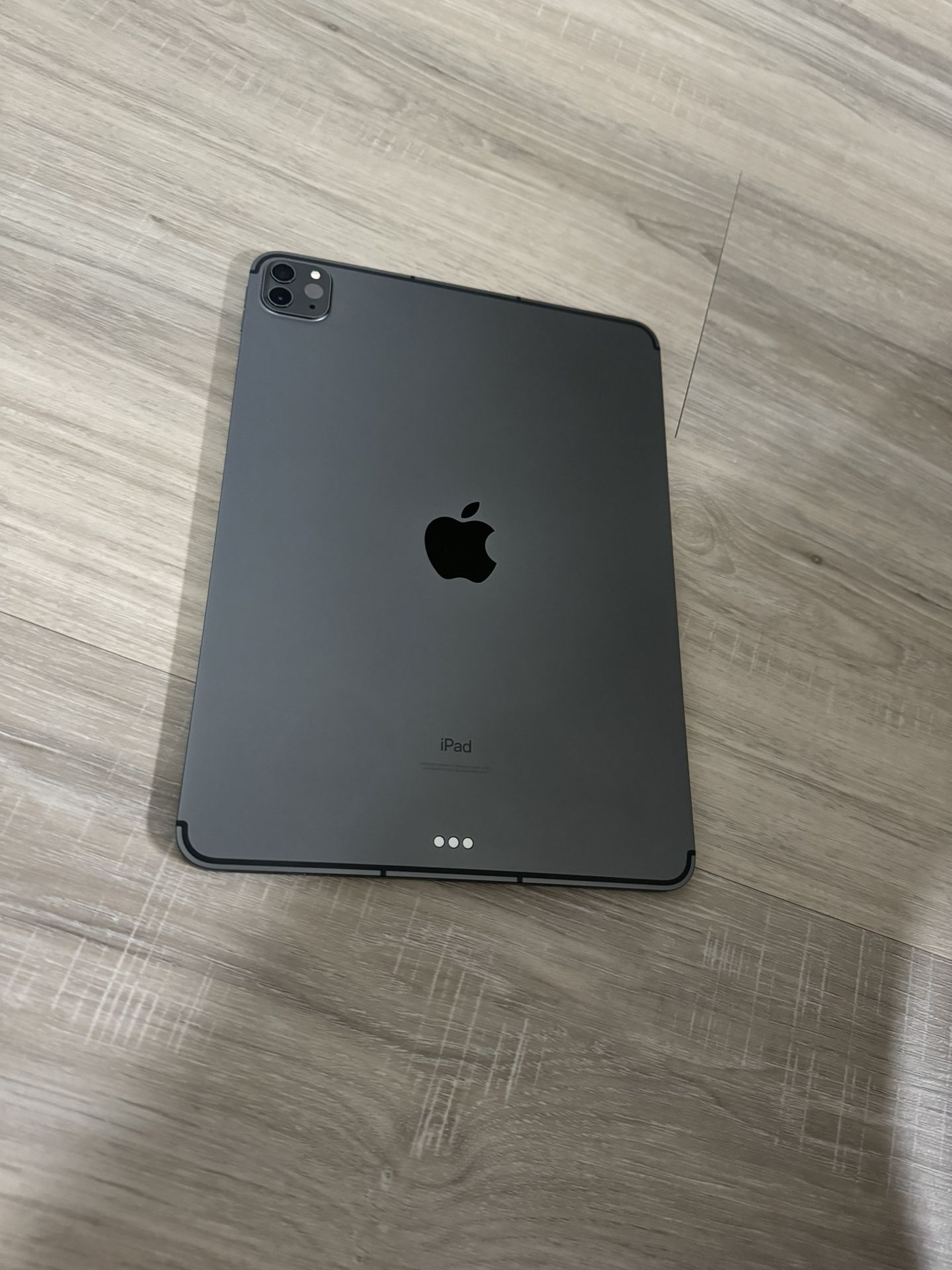 M1 Chip iPad Pro 11-inch 256 gb (3rd gen)