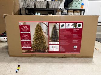 7.5 ft pre lit artificial Christmas tree