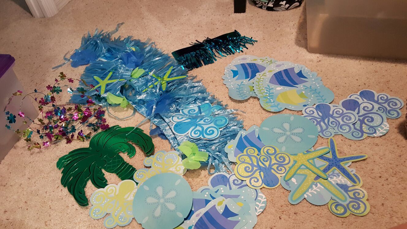 Luau party decor