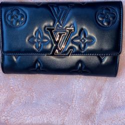 Black crossbody purse 