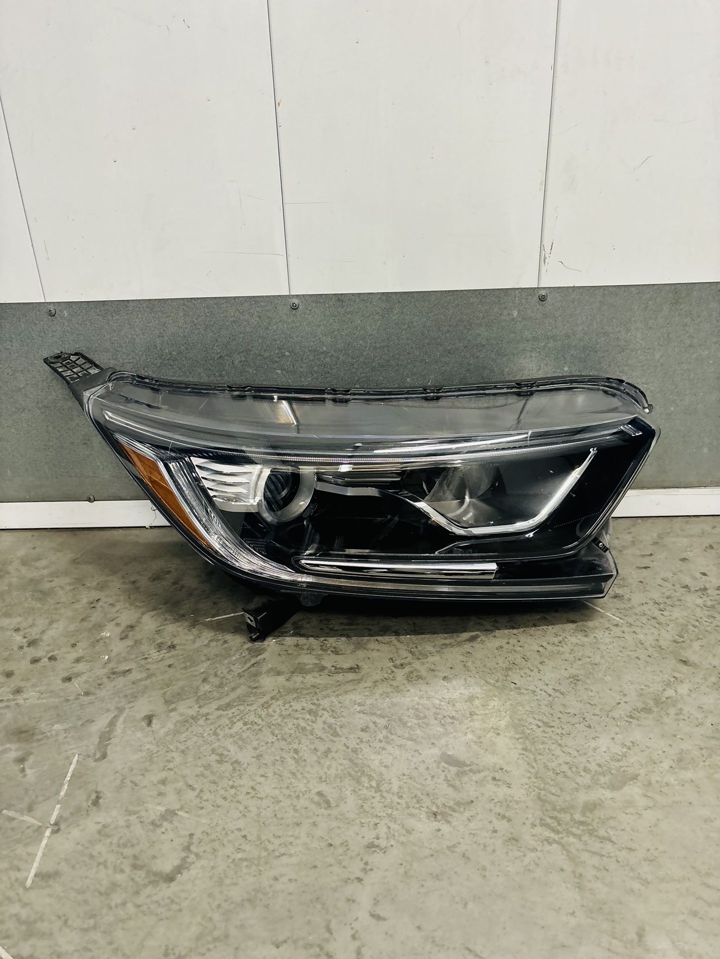 2017,2018,2019,2020,2021,2022 Honda CR-V,CRV Headlight,Luz Delantera Oem Original, Rh Passenger