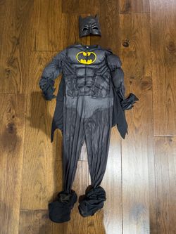 Batman costume size: 5-6T