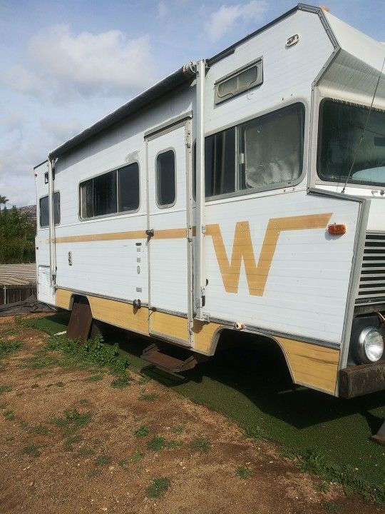 Free. Yes Free Winnebago Motorhome Year 1973 Good Working Dodge Motor You Have To Tow It Doesn't Have A Front Axle And It Needs To Be Towed A Certain