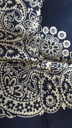 NEW NEVER USED 21”HAVE A HANKI BANDANA RN15187 100% Cotton Navy Paisley W White Flowers
