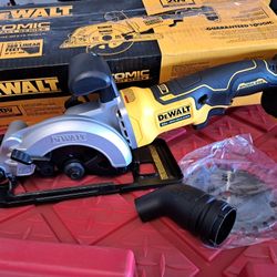 DEWALT

ATOMIC 20V MAX Cordless Brushless 4-1/2 in. Circular Saw (Tool Only)