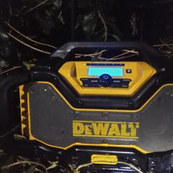 DeWalt Job site Radio Stereo Boom box W TooL Charger 20v 60v 120w Outlets USB Bluetooth Does It All