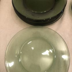 COLLECTORS VINTAGE GLASSWARE !!!