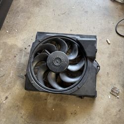 92-99 BMW E36 325 328 M3 Auxiliary AC Cooling Pusher Fan w Shroud 