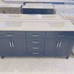 “72” Brand New Beautiful Bathroom Vanity in Navy Blue double sink, Soft Close Solid Wood, 5 drawers and 4 doors and electrical outlets included