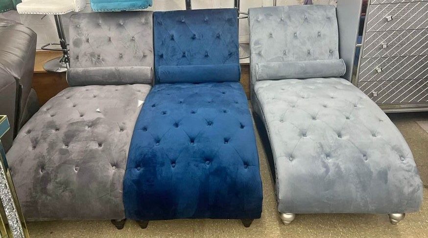 Chaise Loungers 