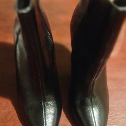 Black Women Heel Boots. Size 7 