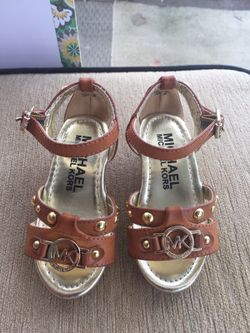 Michael kors baby size 5