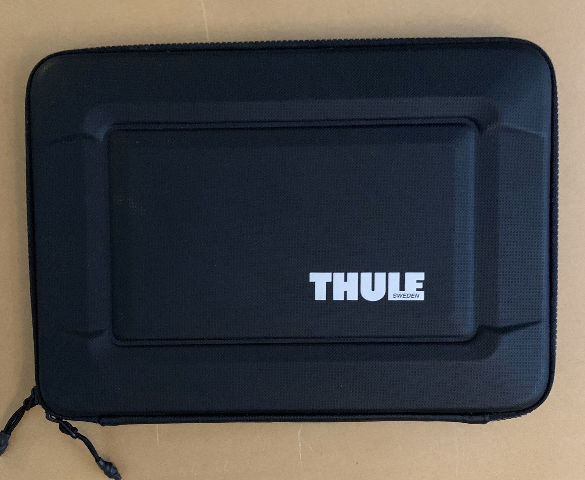 Thule Gauntlet 3.0 Laptop Sleeve. Durable and Cool
