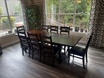 Dining Table and 8 Matching Chairs