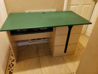 Beautiful Student Or Office Table.