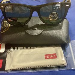 Men’s Ray-Ban Sunglasses - NEW