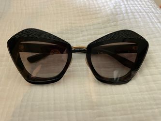 Miu Miu Cat-Eye With Detail