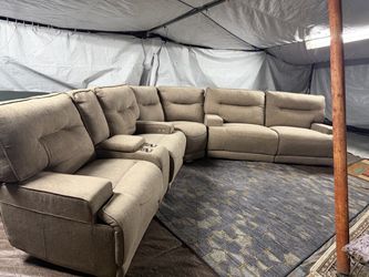 Recliner couch great condition clean we saw all the time delivery $40 local