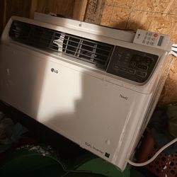 LG  14,000 BTU window unit AC