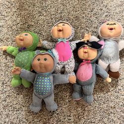 5 Cabbage Patch Dolls 