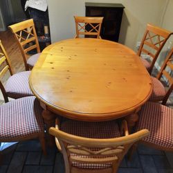 Free Dining Room Table Set With 8 Chairs  Great Condition 