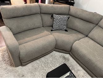 Sectional couch
