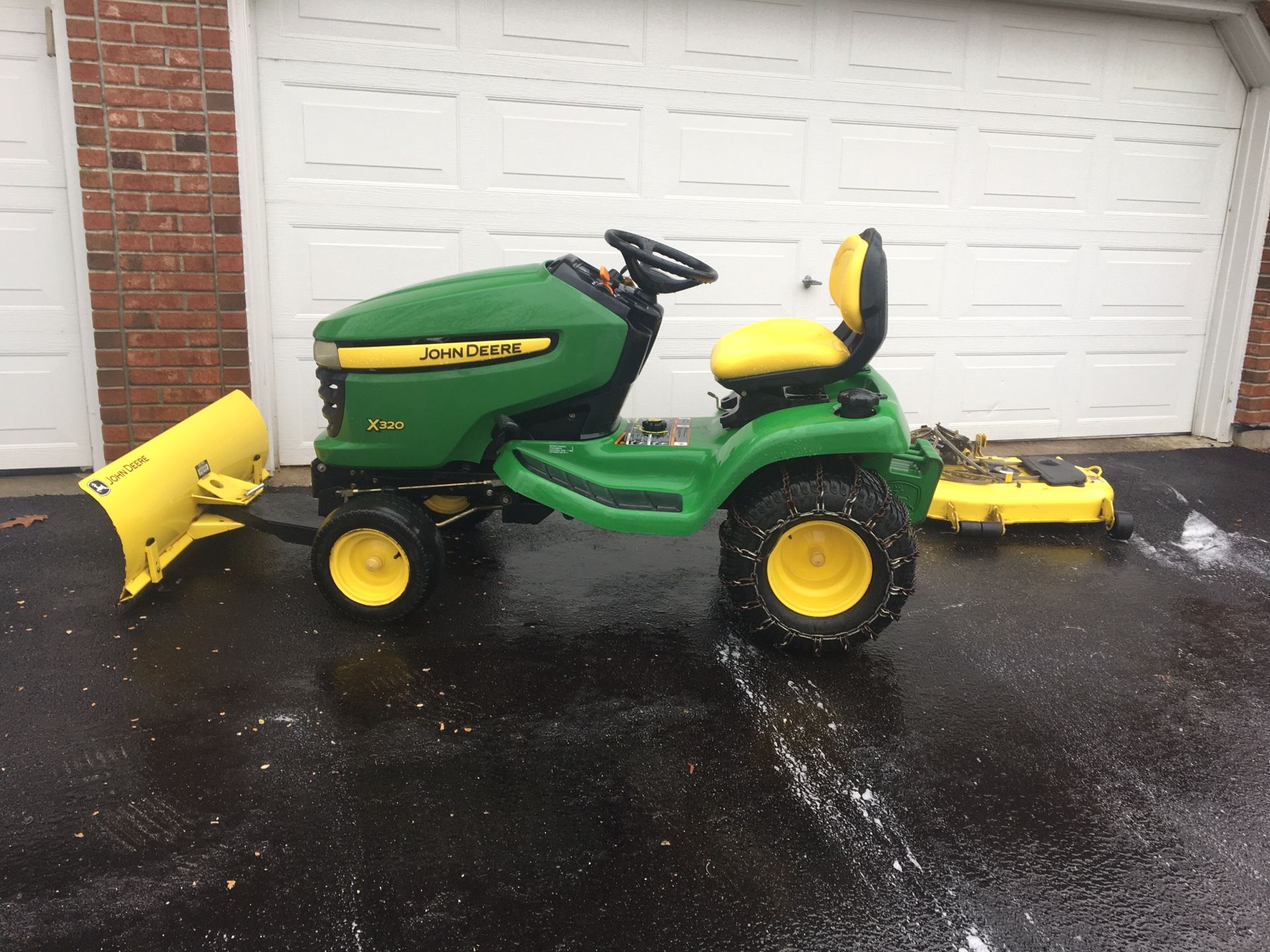 John Deere X320 Garden Tractor Lawn Mower And Snow Blade