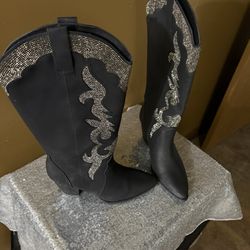 Ladies Cowgirl Boots With Bling Size 9