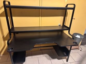 Computer desk