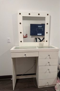 GLAM WHITE VANITY medium