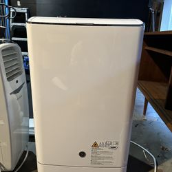 GE - 550 Sq. Ft. 14,000 BTU Portable Air Conditioner with Remote - White