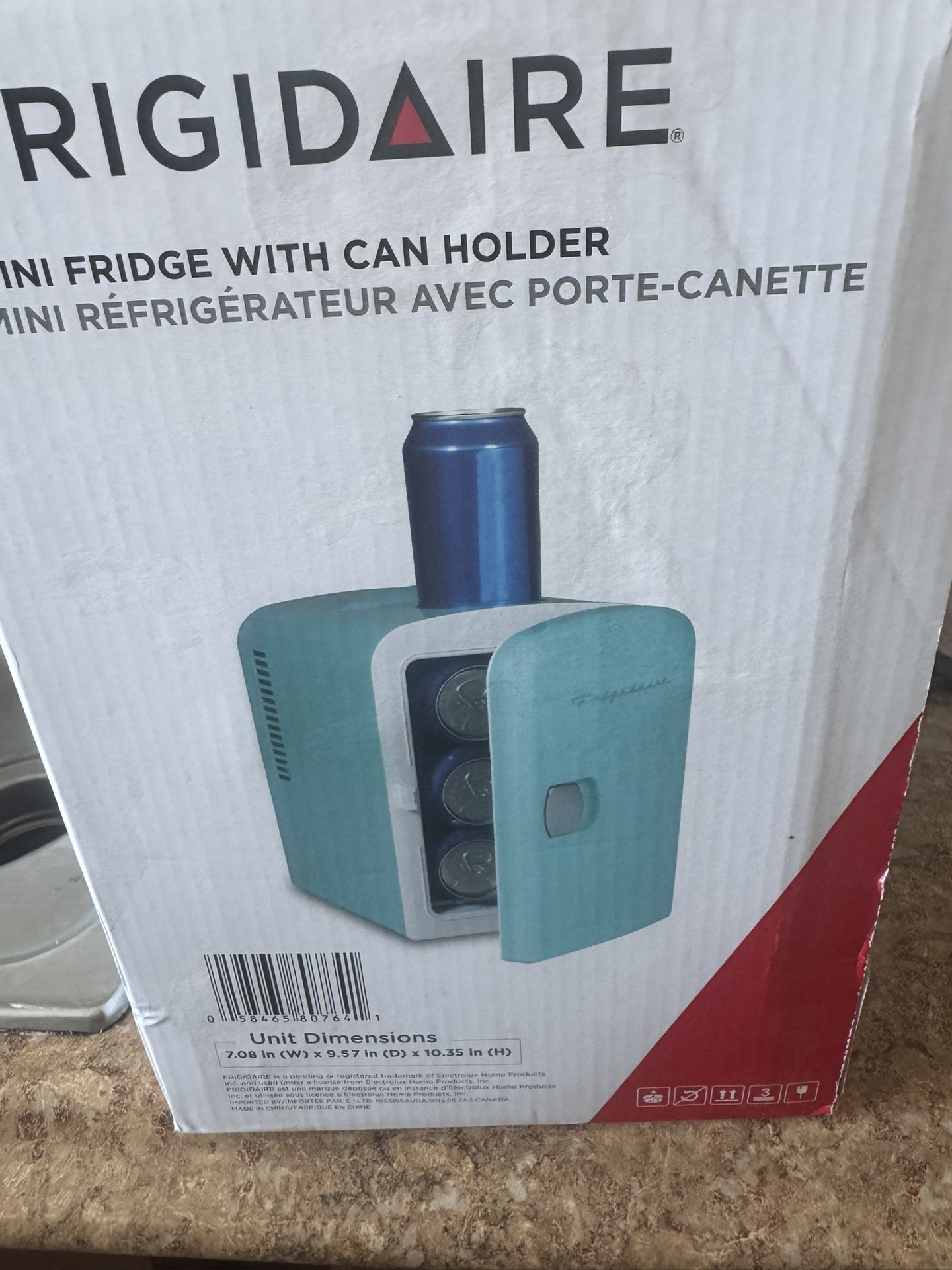 Mini Fridge (6 Can Size)