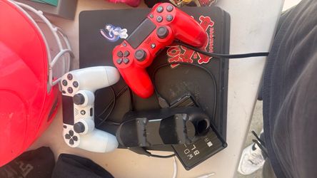 2 PS4 controllers, 1 PS4, charging dock, wd extended storage 1.5 tb