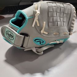 Rawlings 11 Inch Youth Girls Softball Glove Leather WPL11GM Right Hand Thrower 