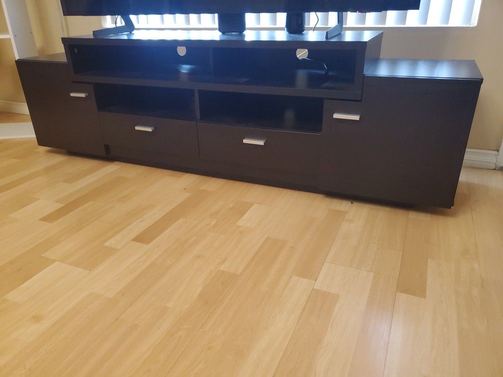 65 Inch TV Desk