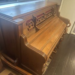 Antique Piano 