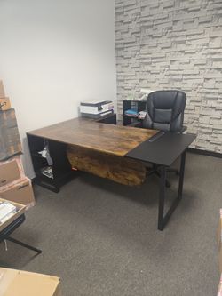 Black & Natural Wood Desk/Table – Excellent Condition