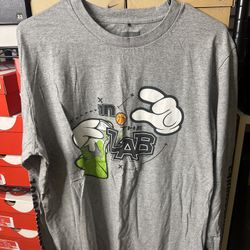 In the lab long sleeve size large used grey men’s 