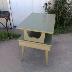 Lovely Olive Green Table 21"H 15".5W 23".5D