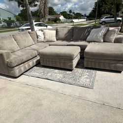 Large Sectional Sofa Free Delivery 🛻