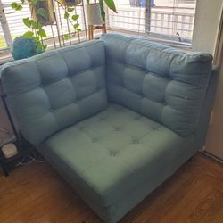 FREE CORNER CHAIR CURB ALERT