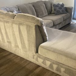 Ashley’s Gray 2-Piece Sectional Couch