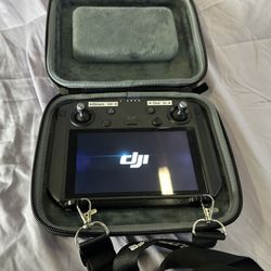 DJI Smart Controller (Built-In Screen) - Fly Faster, Zero Hassle