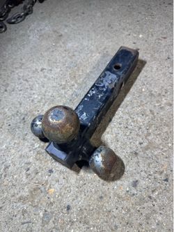 Triple ball trailer hitch
