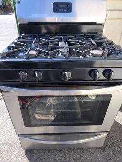 Stove 5 burners  and oven works
