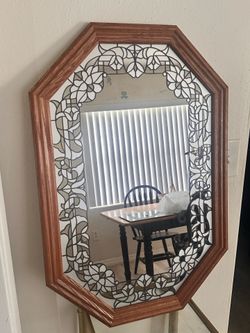 Vintage 31” H × 22” W Vintage Octagonal Floral Etched Mirror Retro Stained Glass Wood Frame
