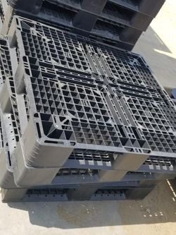 44x44 plastic pallets