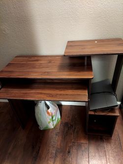 Compact Computer Desk
